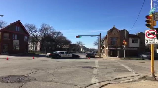 Milwaukee police: 2 people shot following fight near 24th and Hopkins