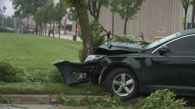 2 arrested after short pursuit led to crash near 32nd and Wright in Milwaukee