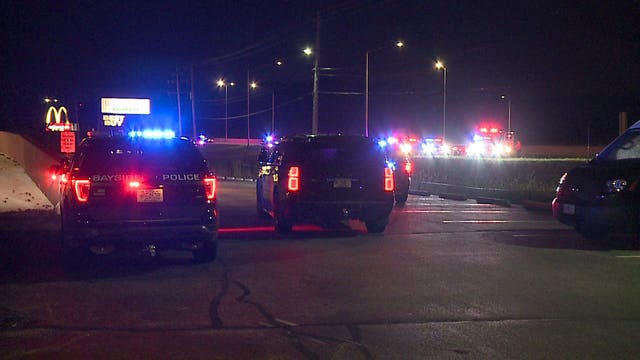 'Possibly an OWI:' 1 in custody following police pursuit, crash in Milwaukee