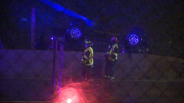 Officials: Driver extricated after rollover crash on I-43