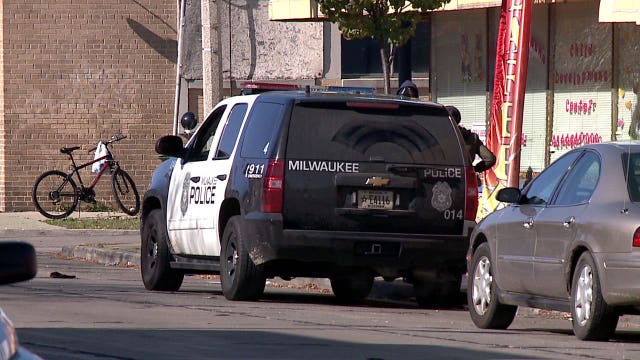 Police: 2 injured in double shooting on Milwaukee's north side