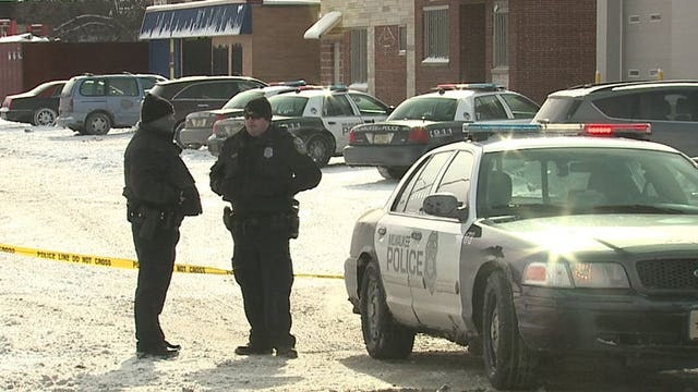 Man fatally shot at business on Milwaukee's north side