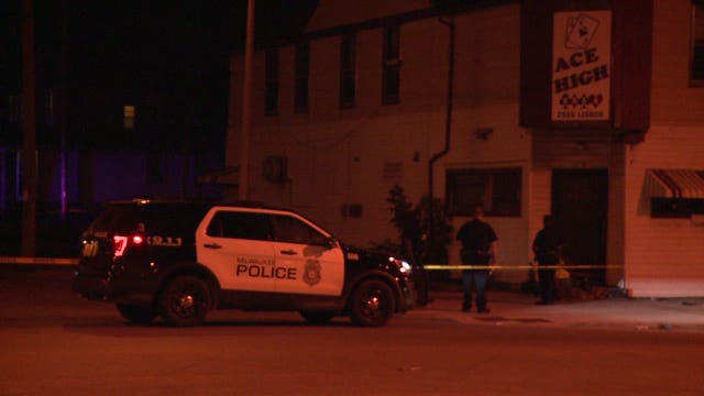 Police: Woman sustains serious stab wound during fight in Milwaukee, suspect sought