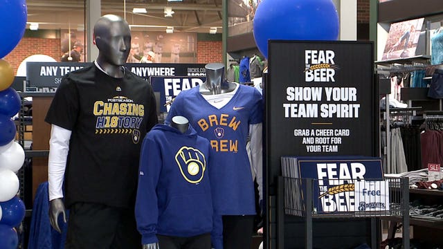 DICK'S Sporting Goods hosts in-store pep rally ahead of Game 3 of NLCS