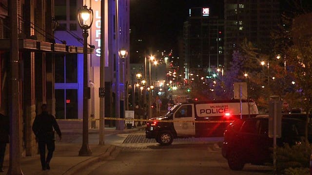 Police: Man shot, wounded in what appears to be robbery attempt