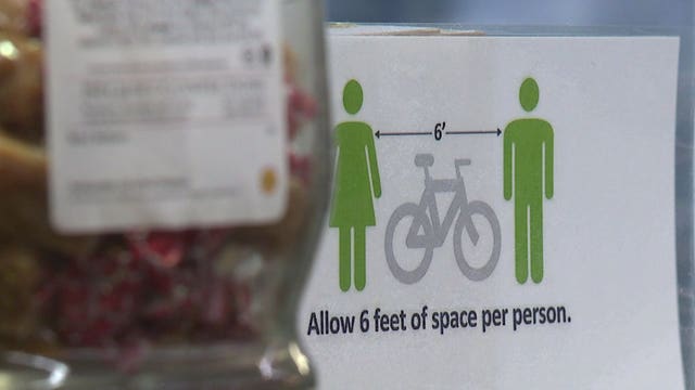 'Try and plan it out:' CDC offers tips to be safe from COVID-19 when you shop for groceries