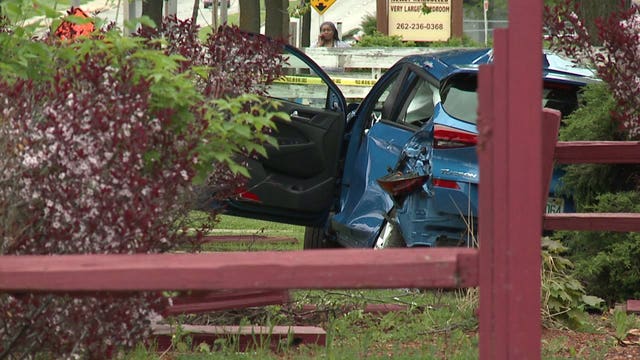 Milwaukee police: 26-year-old man shot while driving near Teutonia and Villard