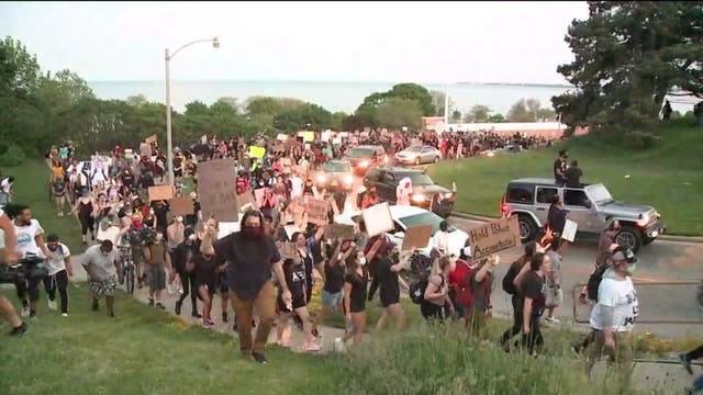 'Stand up against what's wrong:' Protesters march for 6th straight day in Milwaukee