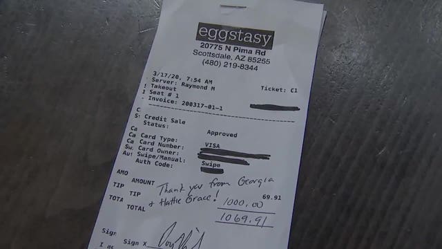 Customer leaves server $1,000 tip: 'I froze like a statue'