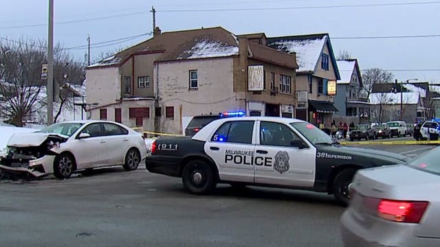Police: Man shot by drug dealer during attempted robbery near 27th and Auer