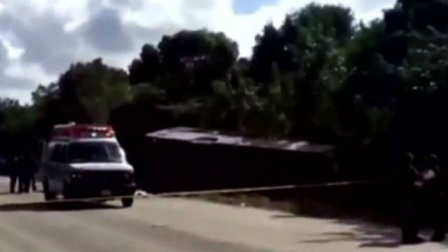 8 Americans, 2 Swedes, 1 Canadian dead in Mexican bus crash