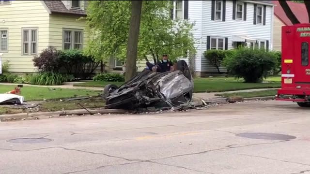 Milwaukee police investigate serious crash near 35th and Oriole