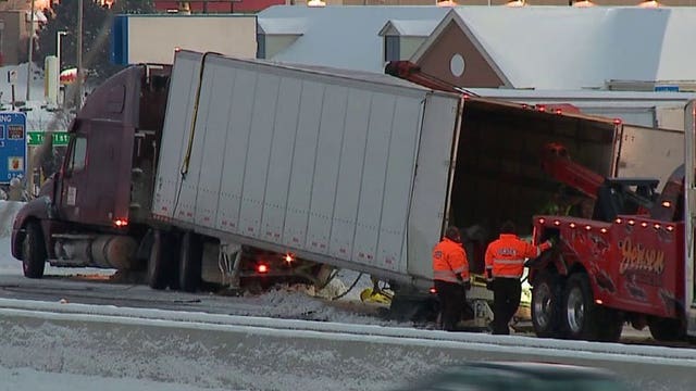 Crash shuts down a portion of I-94 near WIS 50 in Kenosha County for eight hours
