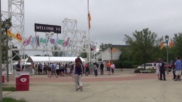 Heading to Summerfest? Just wearing red could get you into the Big Gig for FREE
