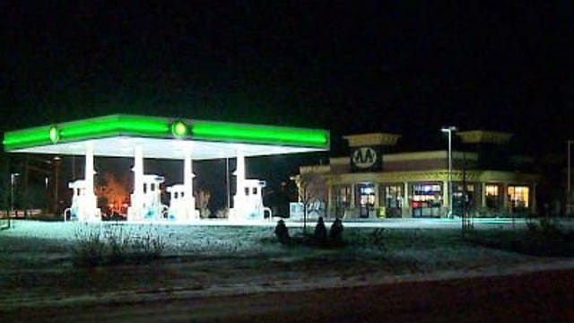Greenfield police seek suspect in robbery of BP gas station