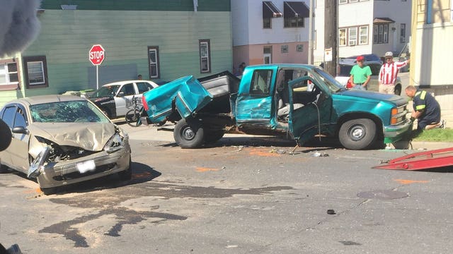 Police: 33-year-old man arrested for OWI, causing injury after 3-vehicle crash at 15th Place & Grant