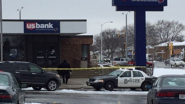 Developing: Police search for bank robbery suspect who hit US Bank branch