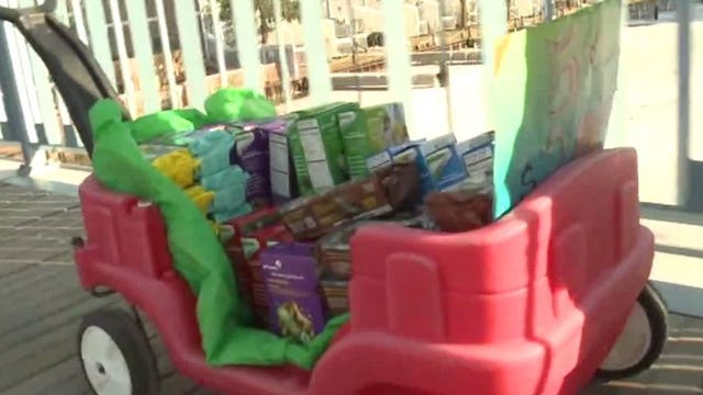 'Brilliant:' Girl Scout cookies sell fast outside popular spots on St. Patrick's Day in Milwaukee