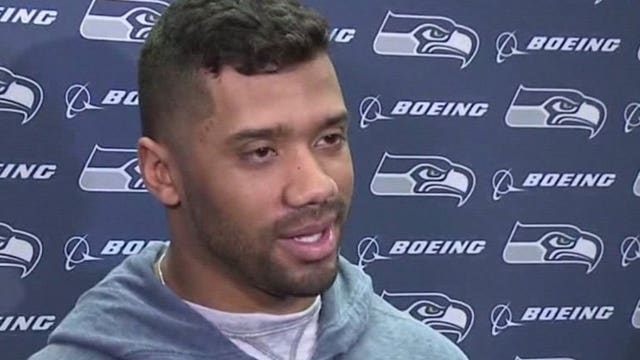 Russell Wilson wins Bart Starr Award for leadership, service