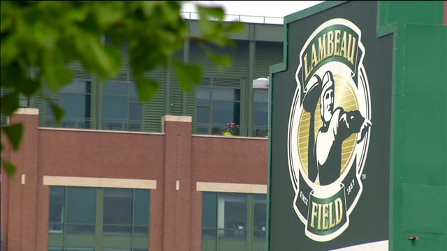 Packers 'Festival of Lights' tree wanted; tickets offered