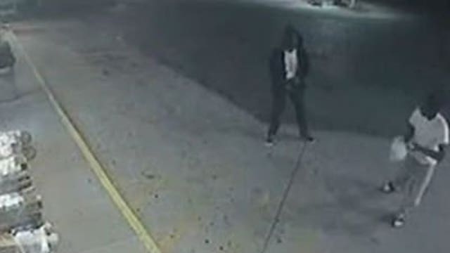 Milwaukee police seek to identify two armed robbery suspects