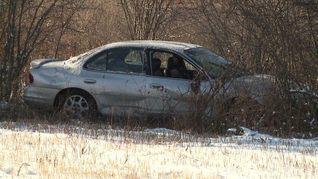 At least 1 seriously hurt when vehicle, train collided at tracks near 91st and Bradley