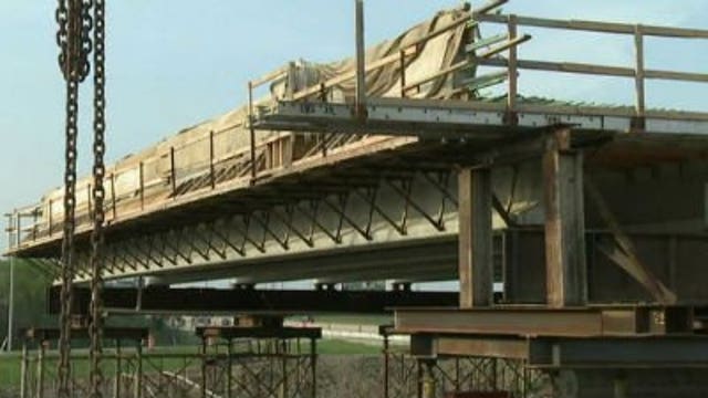 Rawson Ave. bridge will take just 12 hours to put in place