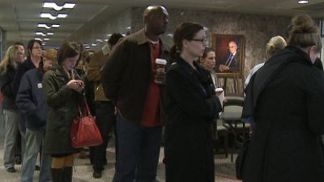 Long lines frustrate Milwaukee voters