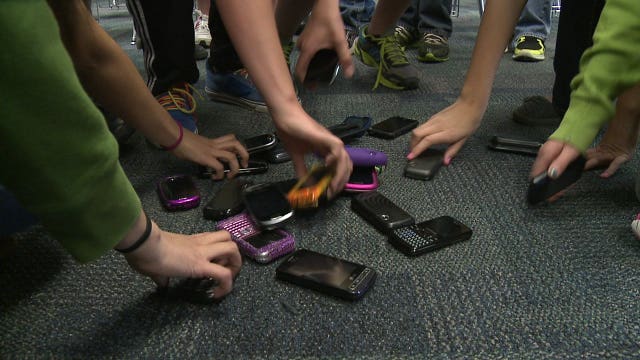 Greendale 7th graders tune out from technology