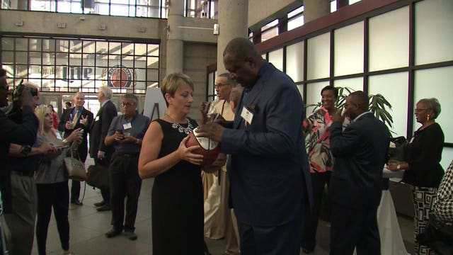 Marquette celebrates 100 years of men's hoops 1 last time