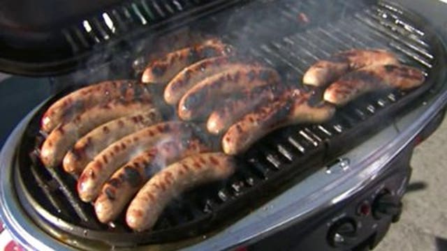 Wisconsin food, drinks present at Rose Bowl tailgate party
