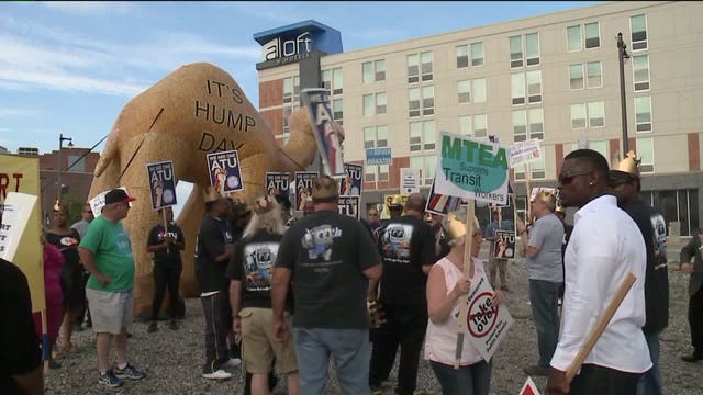 "I want a fair contract:" MCTS bus drivers union protests outside County Executive Abele's home
