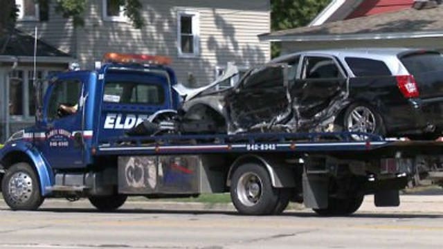One killed, another injured in early morning crash in Waukesha