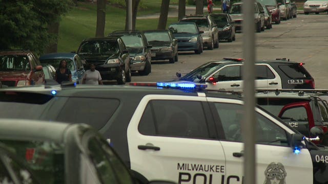 Police: 2 hurt in shooting near Harbor Pointe Apartments near Northridge Lakes