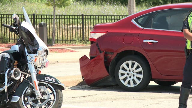 Police called out to scene of crash at 35th and Wisconsin in Milwaukee