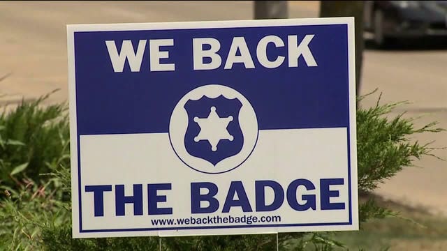 "We Back the Badge" signs on sale to benefit Waukesha County Explorers program