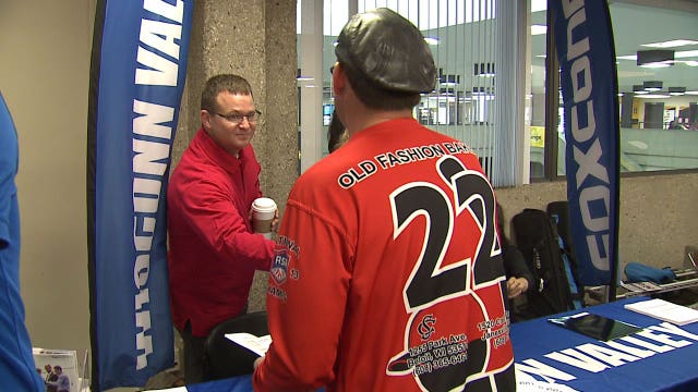 Foxconn recruits workers for new plant in Mount Pleasant; "We want to make this our home"