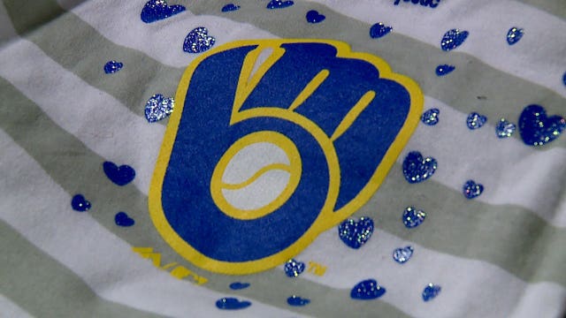 "Win or lose we’re big fans:" Brewers Clubhouse sale draws hundreds of holiday shoppers