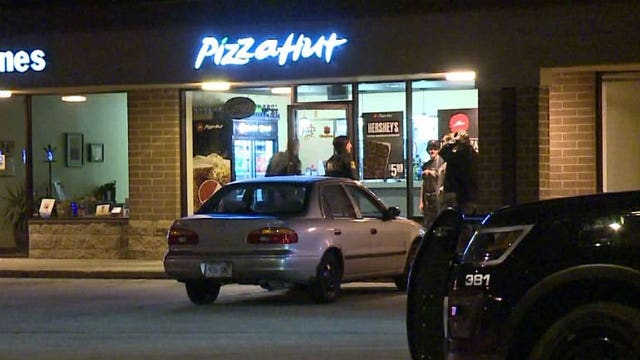 New Berlin police investigate armed robbery at Pizza Hut restaurant