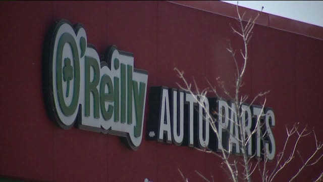 Police seek suspects after O'Reilly Auto Parts near 76th & Mill robbed at gunpoint