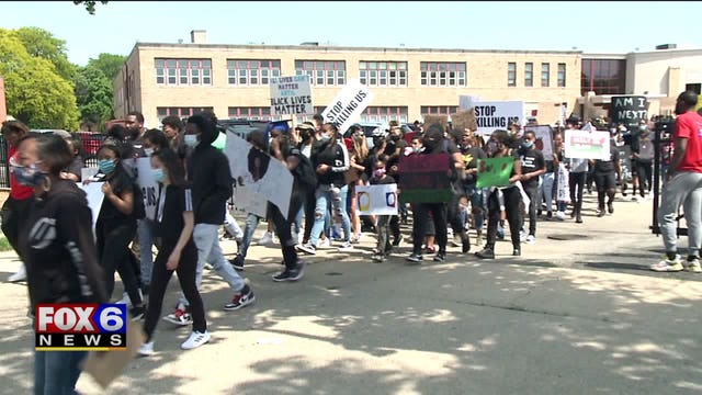 'It's very symbolic:' Protests continue for 2nd straight week in Milwaukee