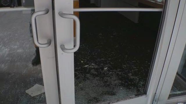 Apple tracking looted iPhones