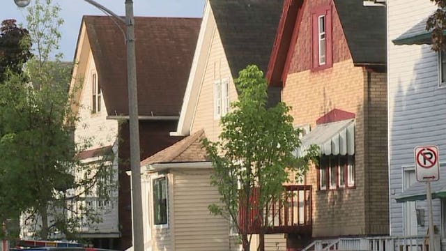 Milwaukee police investigating death of infant on city's south side