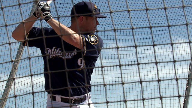 Brewers trade Aaron Hill to Red Sox