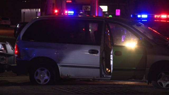 8 teens in custody, 1 on the loose after pursuit of stolen van in West Allis