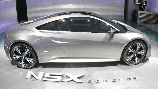 Chef Feker prepares gluten free chicken pizza