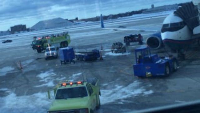 Flight experiences generator issue; able to land safely at Mitchell