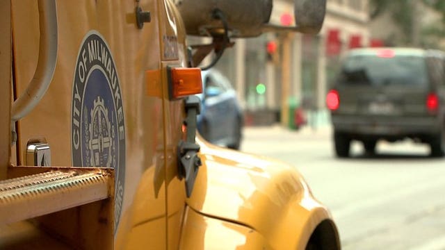 Milwaukee DPW Memorial Day 2025 holiday schedule