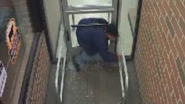 Video: Suspect breaks through glass door, burglarizes Piggly Wiggly store