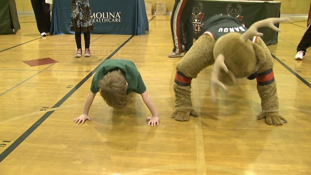 Bucks' Bango, Dr. Cleo promote healthy living at schools